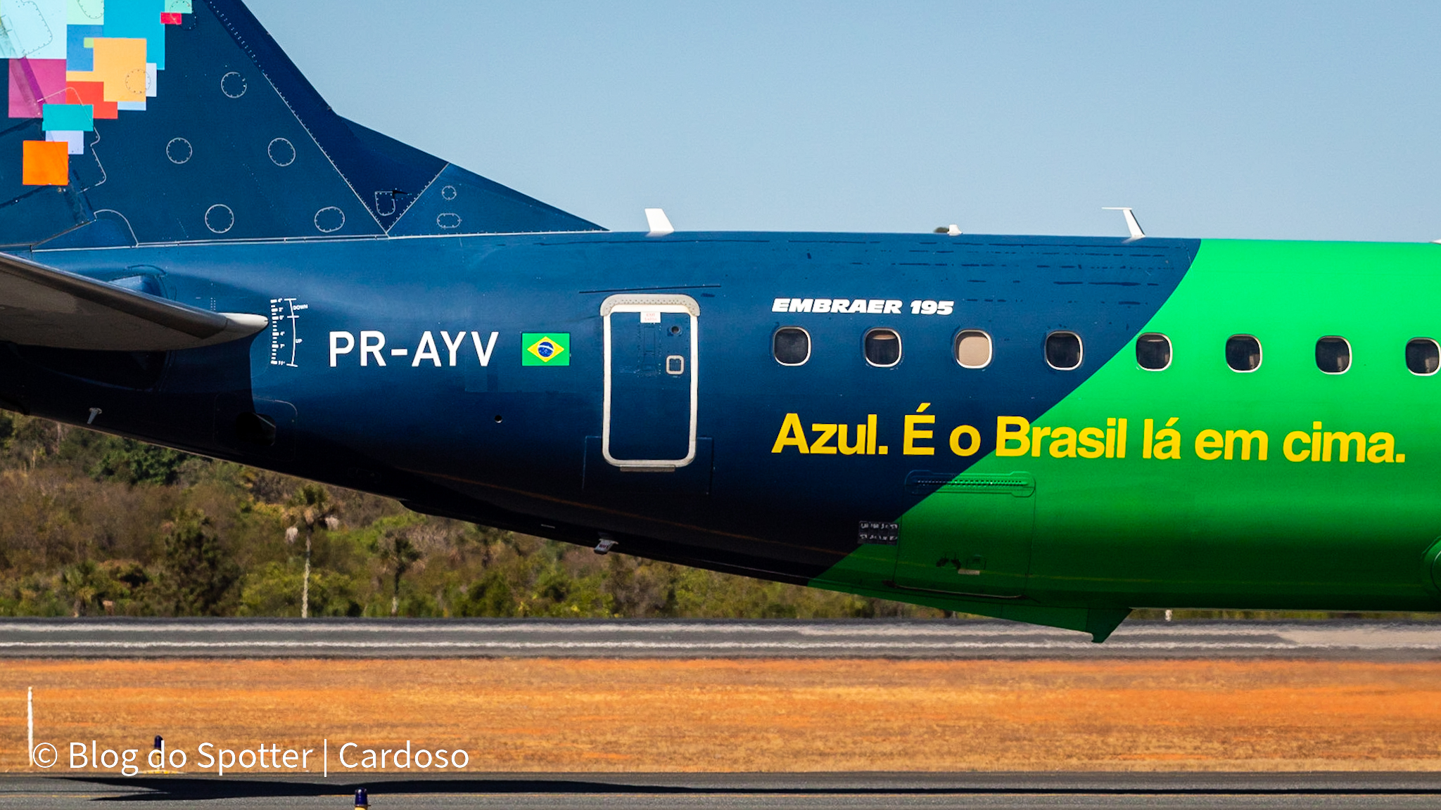 PR-AYV – Embraer 195 – Bandeirinha da Azul Linhas Aéreas