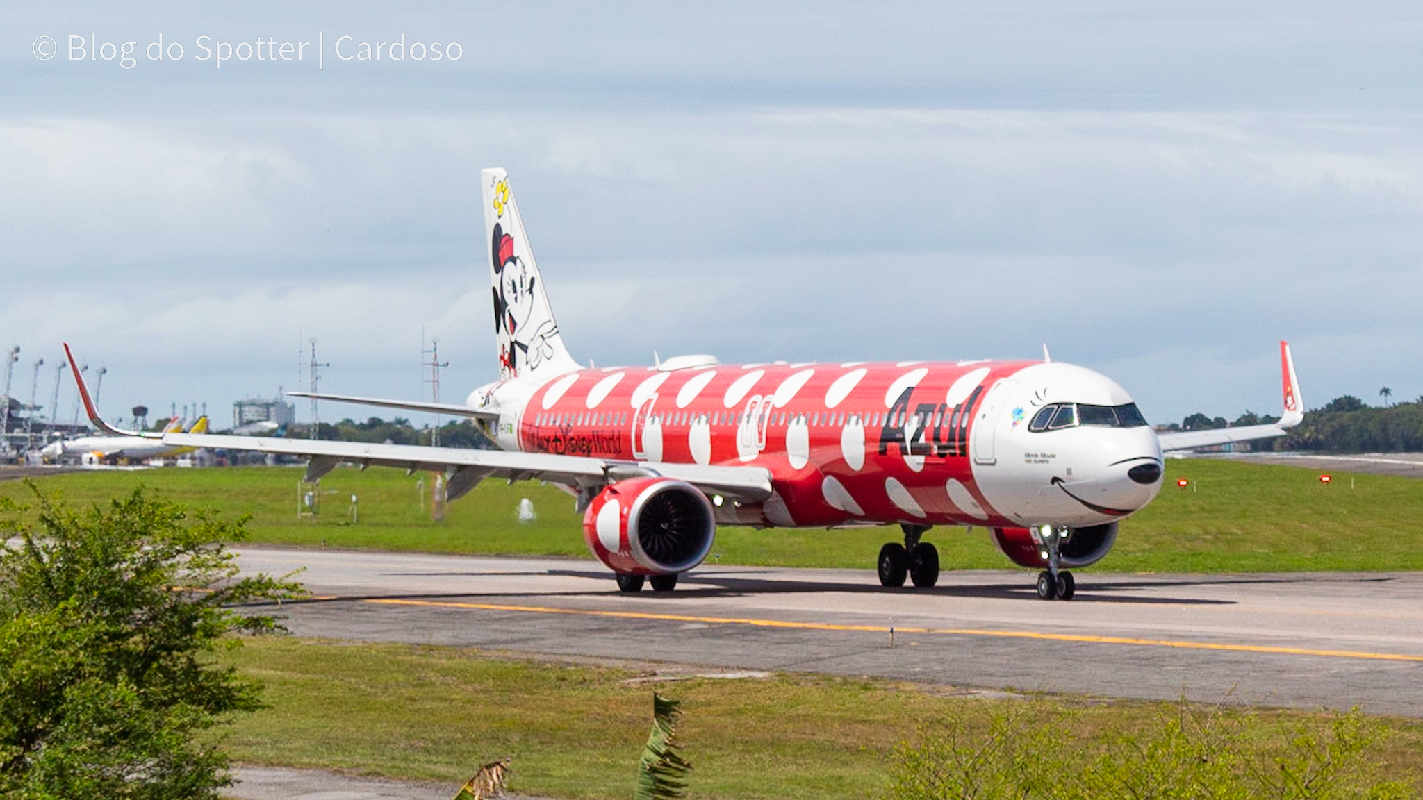 PR-YJF – Minnie Mouse Nas Nuvens – Airbus A321 NEO AZUL