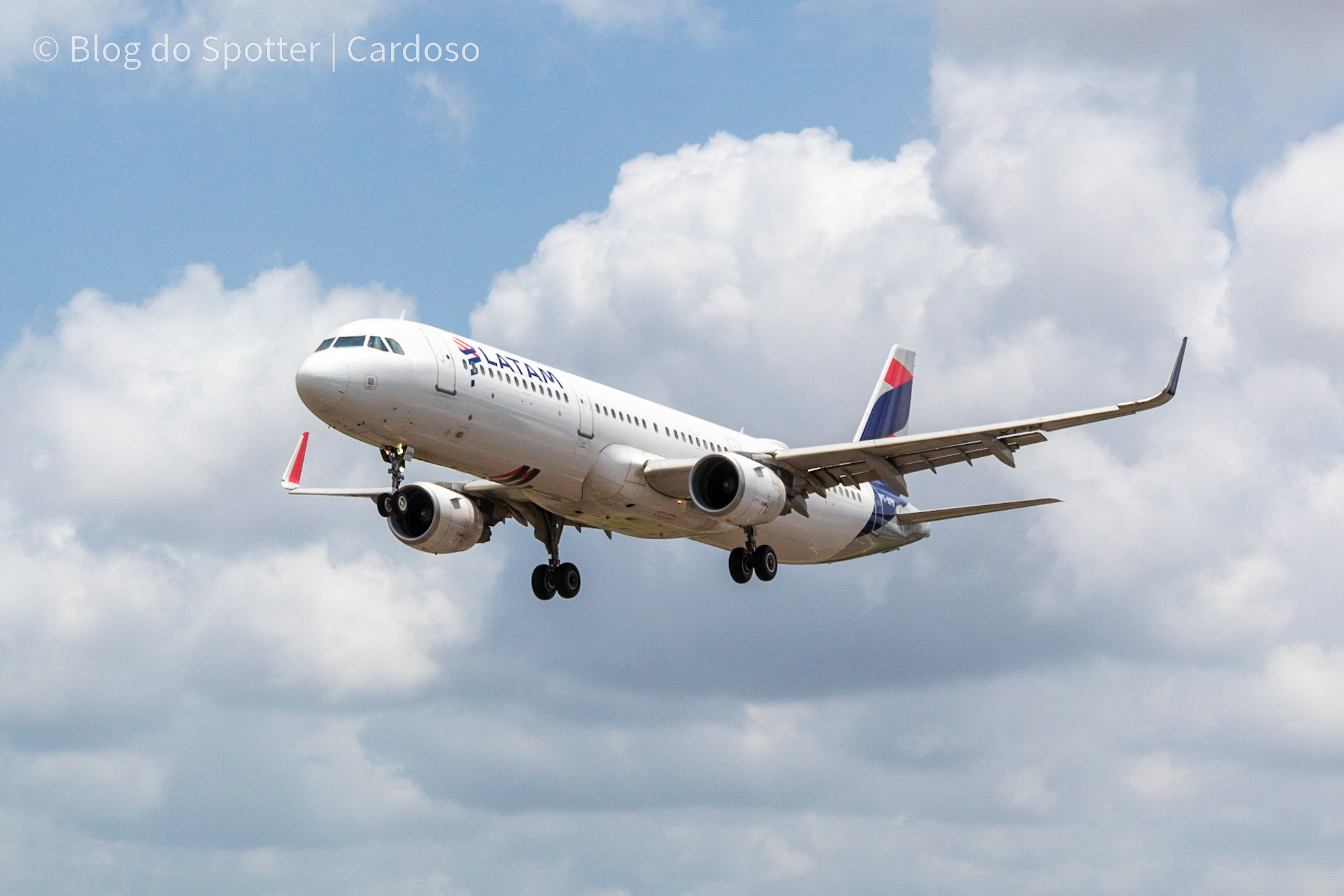 PT-XPN - Airbus A321-211 - LATAM Airlines