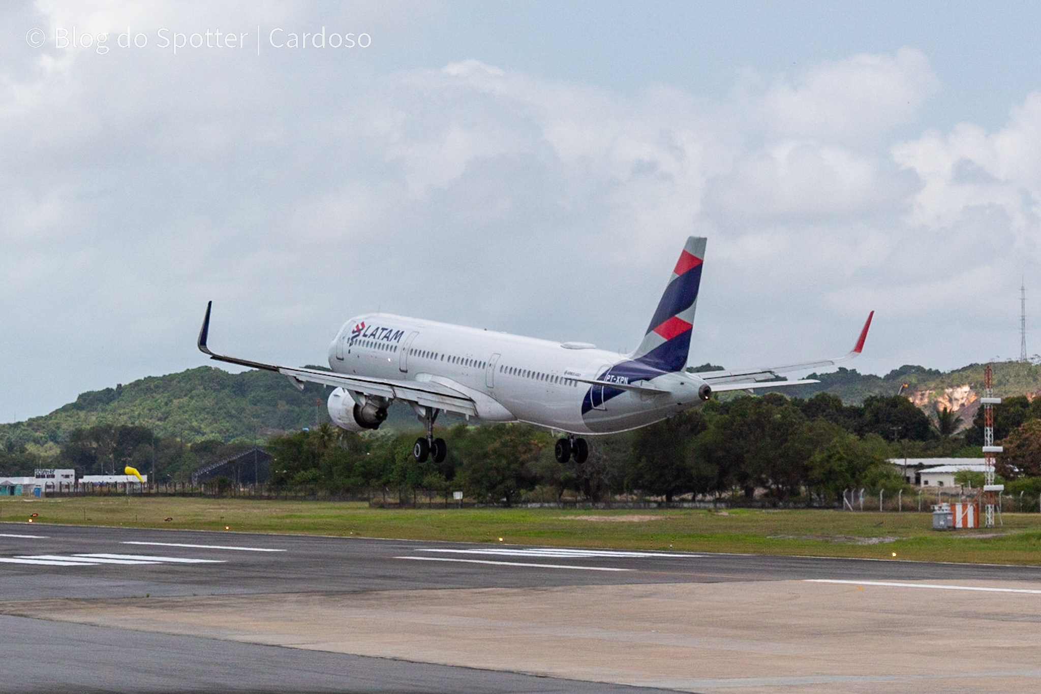 PT-XPN - Airbus A321-211 - LATAM Airlines