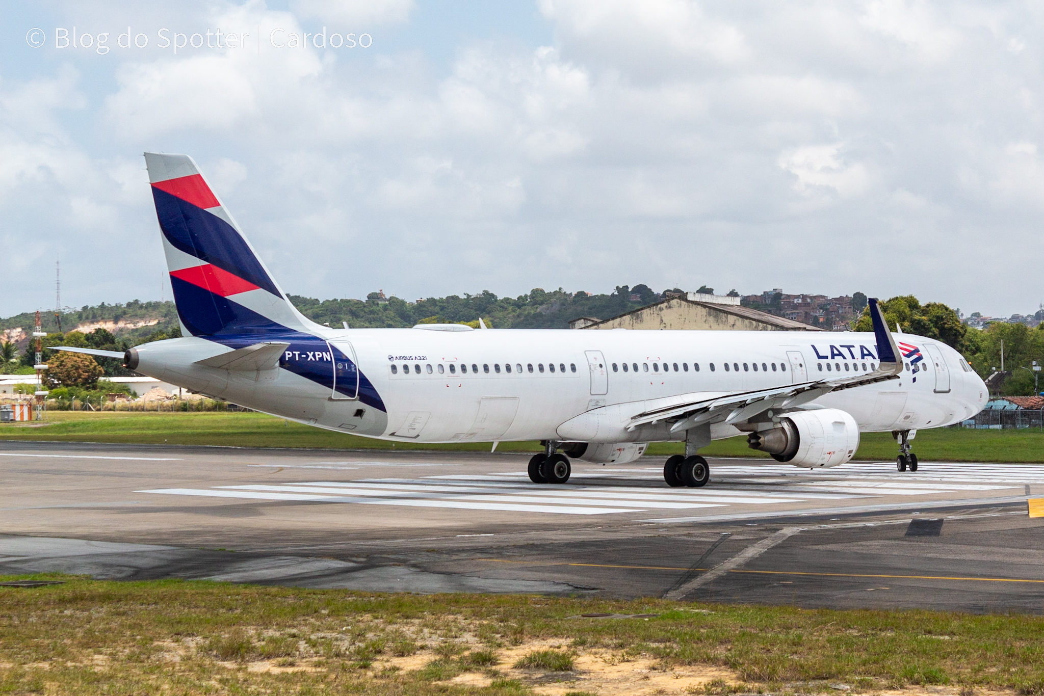 PT-XPN - Airbus A321-211 - LATAM Airlines