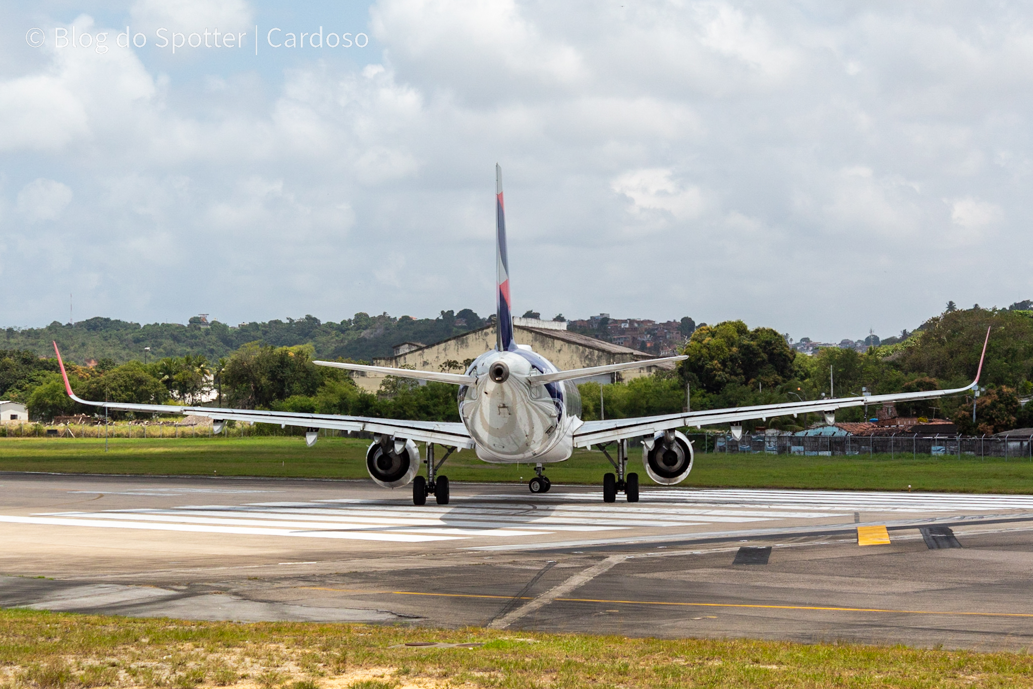 PT-XPN - Airbus A321-211 - LATAM Airlines