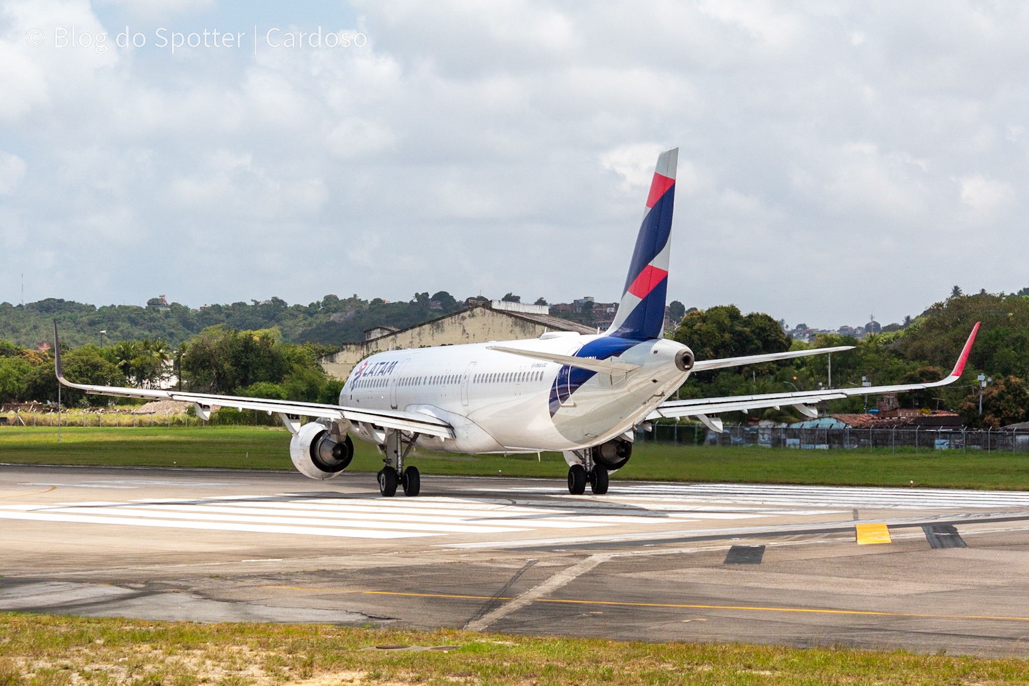 PT-XPN - Airbus A321-211 - LATAM Airlines