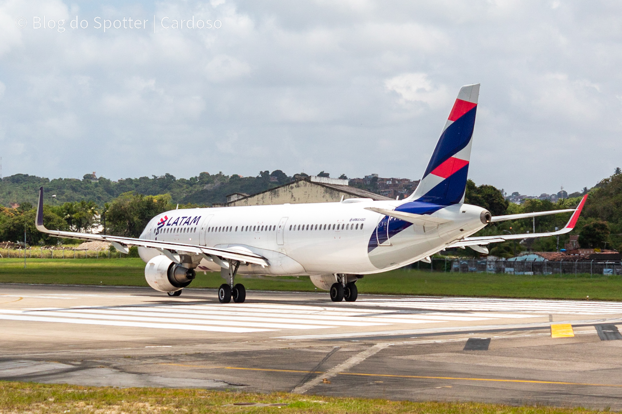 PT-XPN - Airbus A321-211 - LATAM Airlines