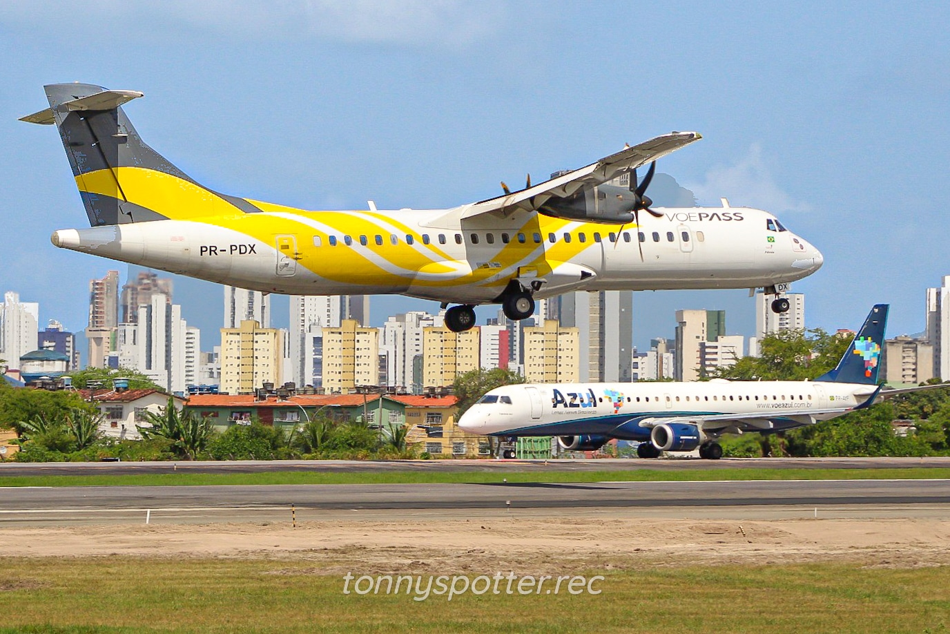 GOL usa ATR 72-600 da VOEPASS na rota Noronha Recife - ATR 72-600 PR-PDX VOEPASS