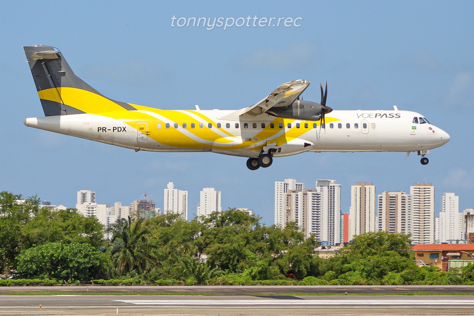 GOL usa ATR 72-600 da VOEPASS na rota Noronha Recife
