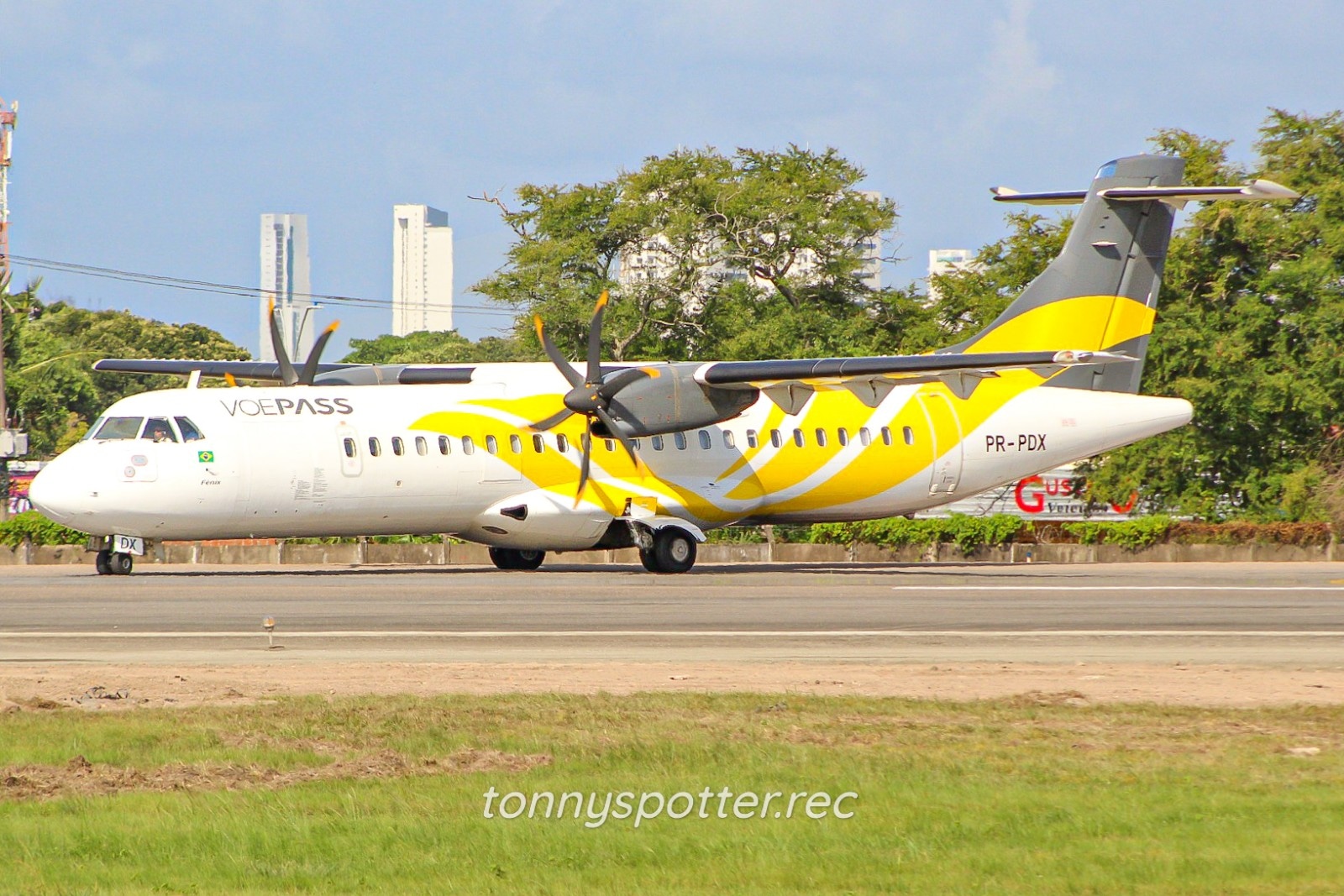 GOL usa ATR 72-600 da VOEPASS na rota Noronha Recife - ATR 72-600 PR-PDX VOEPASS