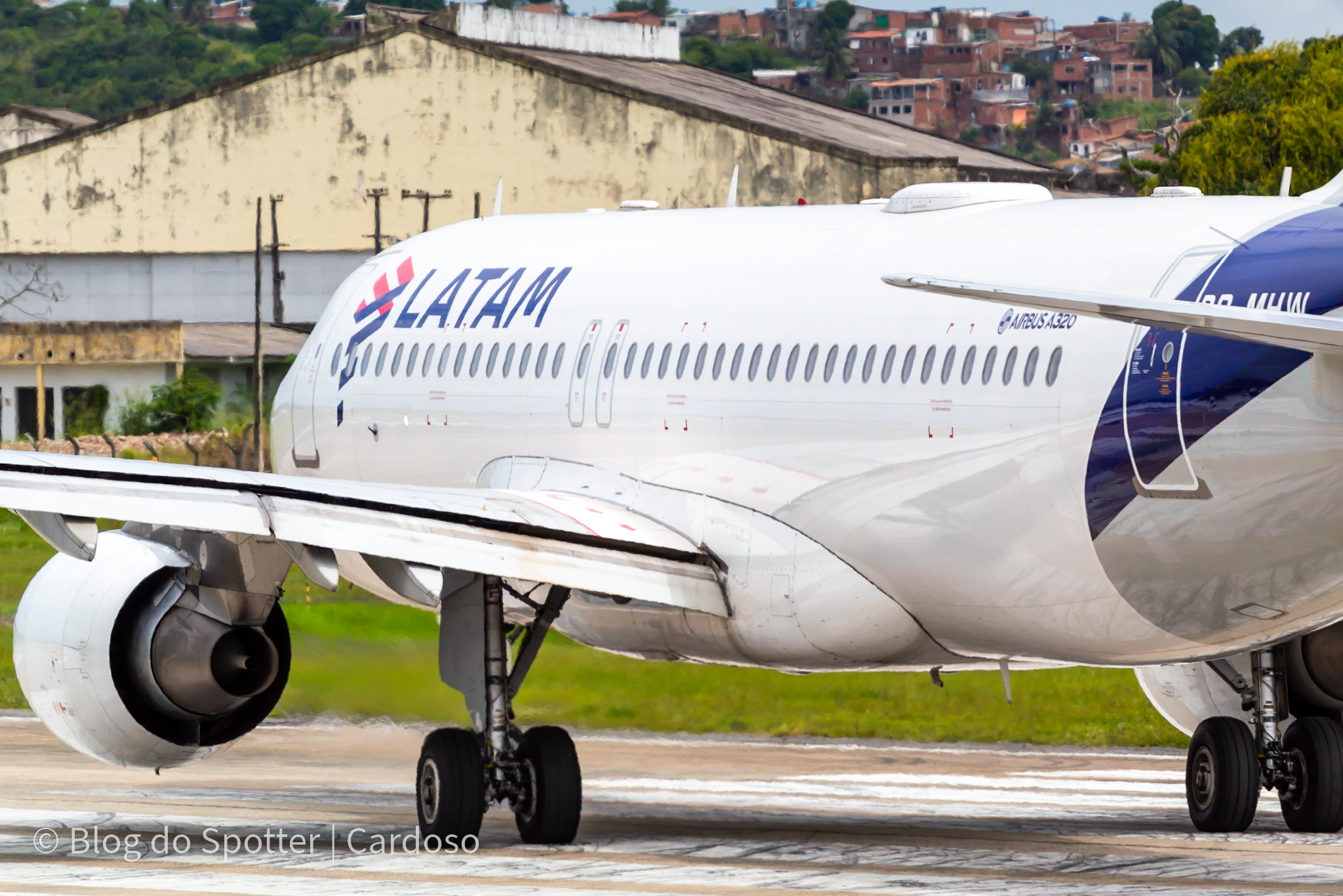 PR-HHW - Airbus A320-214 - LATAM Airlines