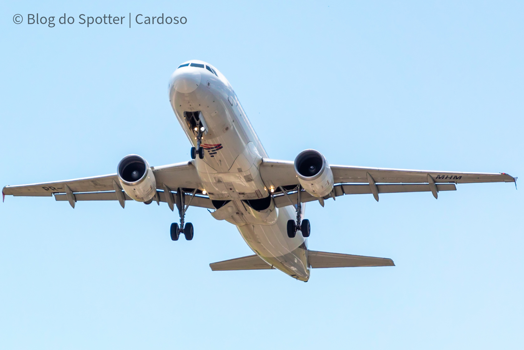 PR-MHM - Airbus A320-214 - LATAM Airlines