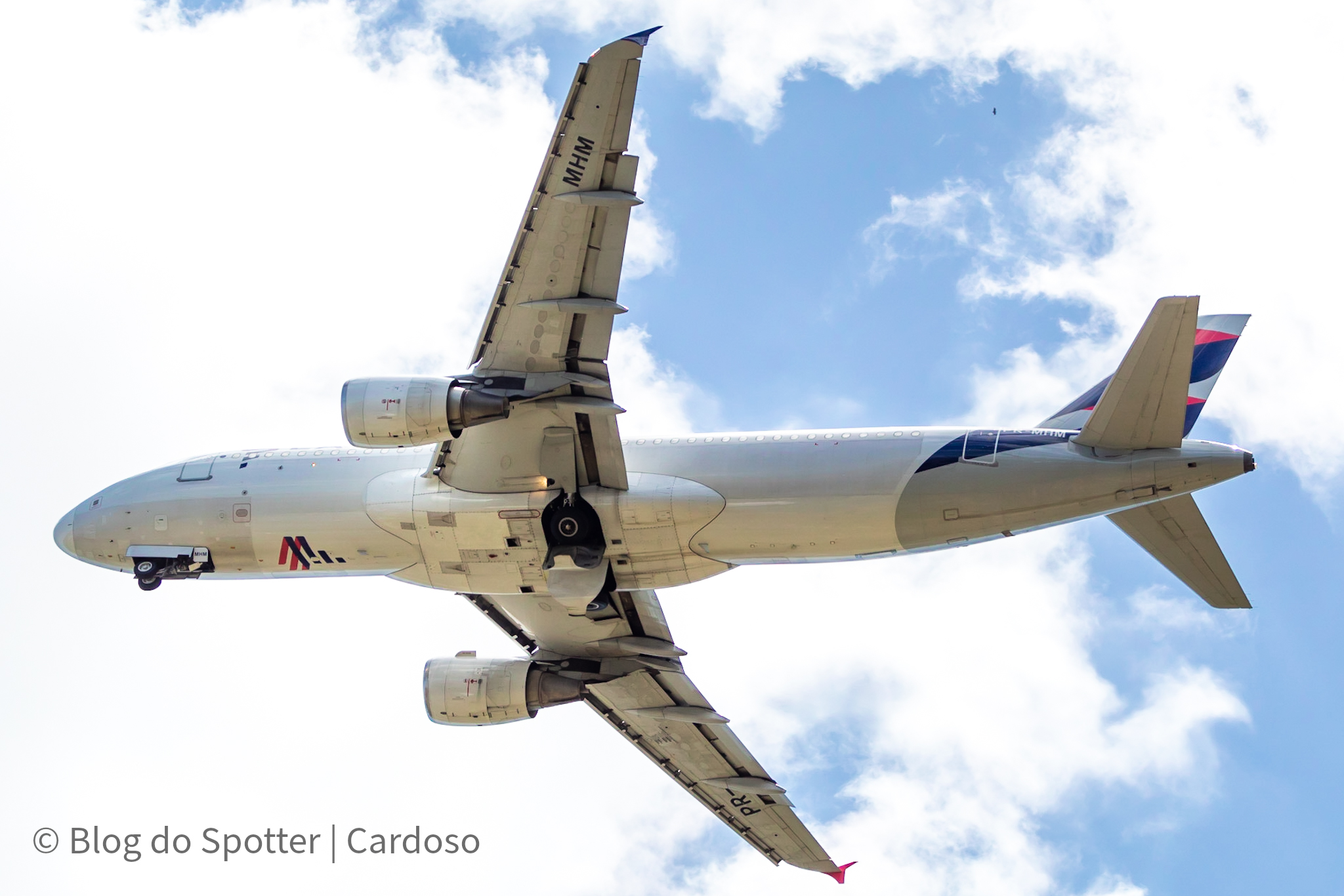 PR-MHM - Airbus A320-214 - LATAM Airlines