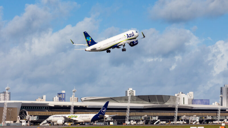 Pilotos comerciais reclamam de voo de instrução no Aeroporto Internacional do Recife